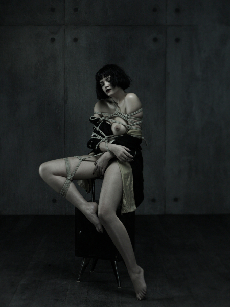 Noir fetish model Tessa Kuragi - Violet Blue ® | Open Source Sex